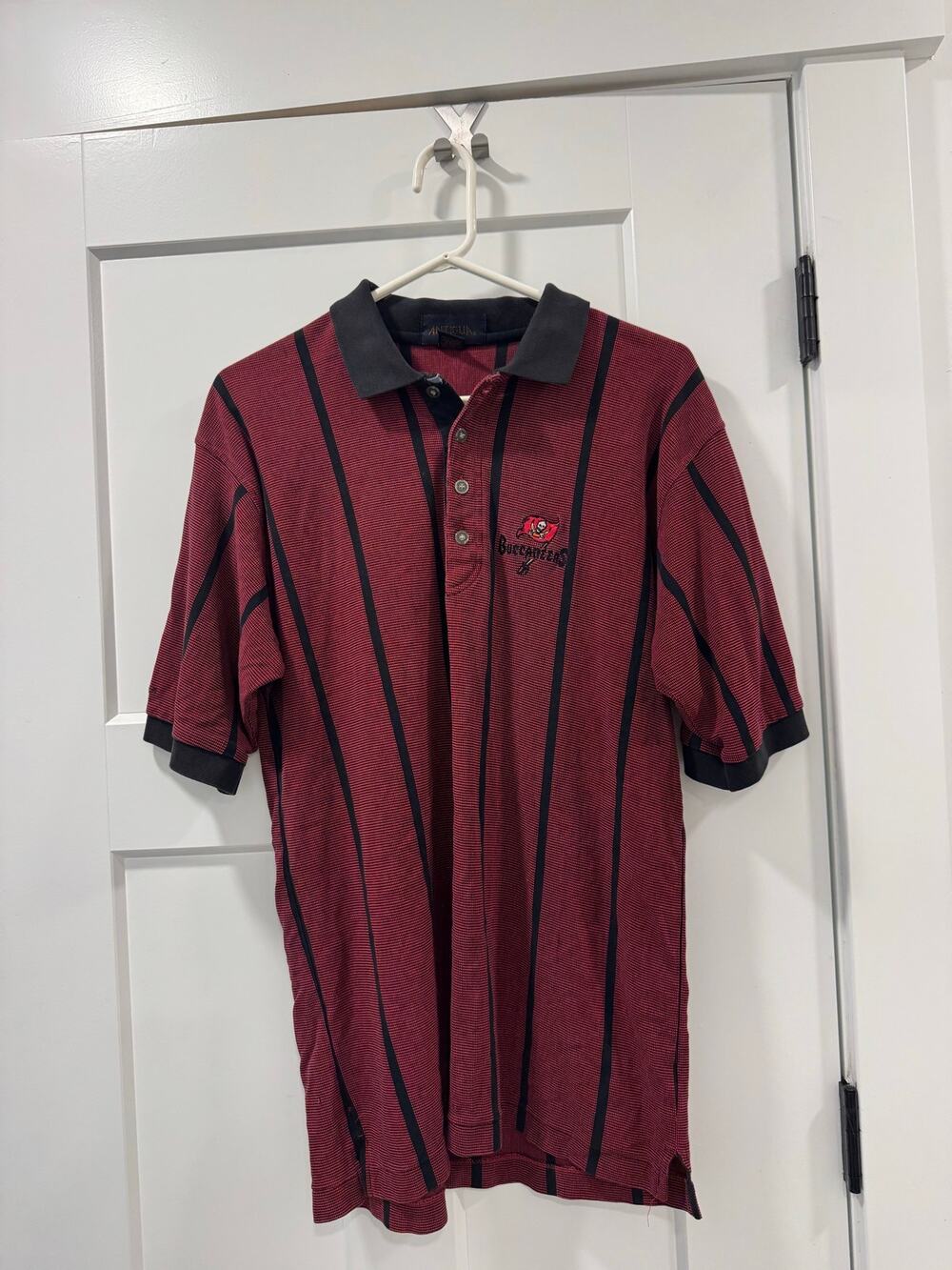 VTG 90's Tampa Bay Buccaneers embroidered polo Antigua